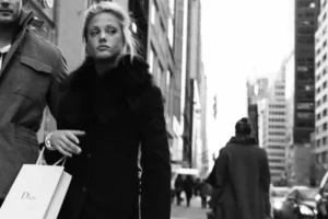 Street Photography Tips for Beginners and Pros in 2026 (Complete Guide)