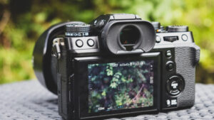 Fujifilm X-T5 Review: The Best APS-C Mirrorless Camera for 2026?